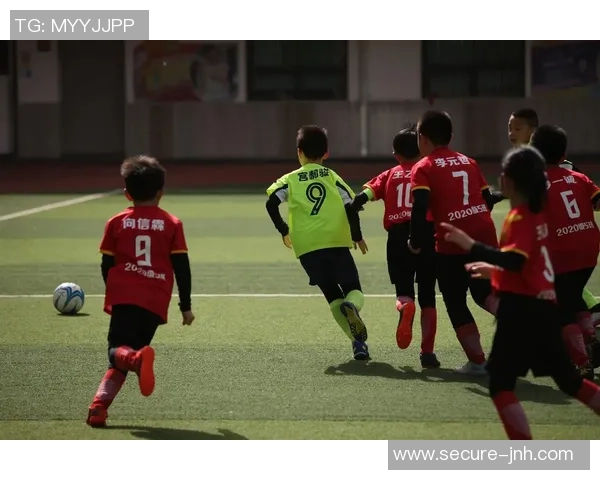 足球袜帅哥的魅力与挑战玩奴游戏的奇妙体验